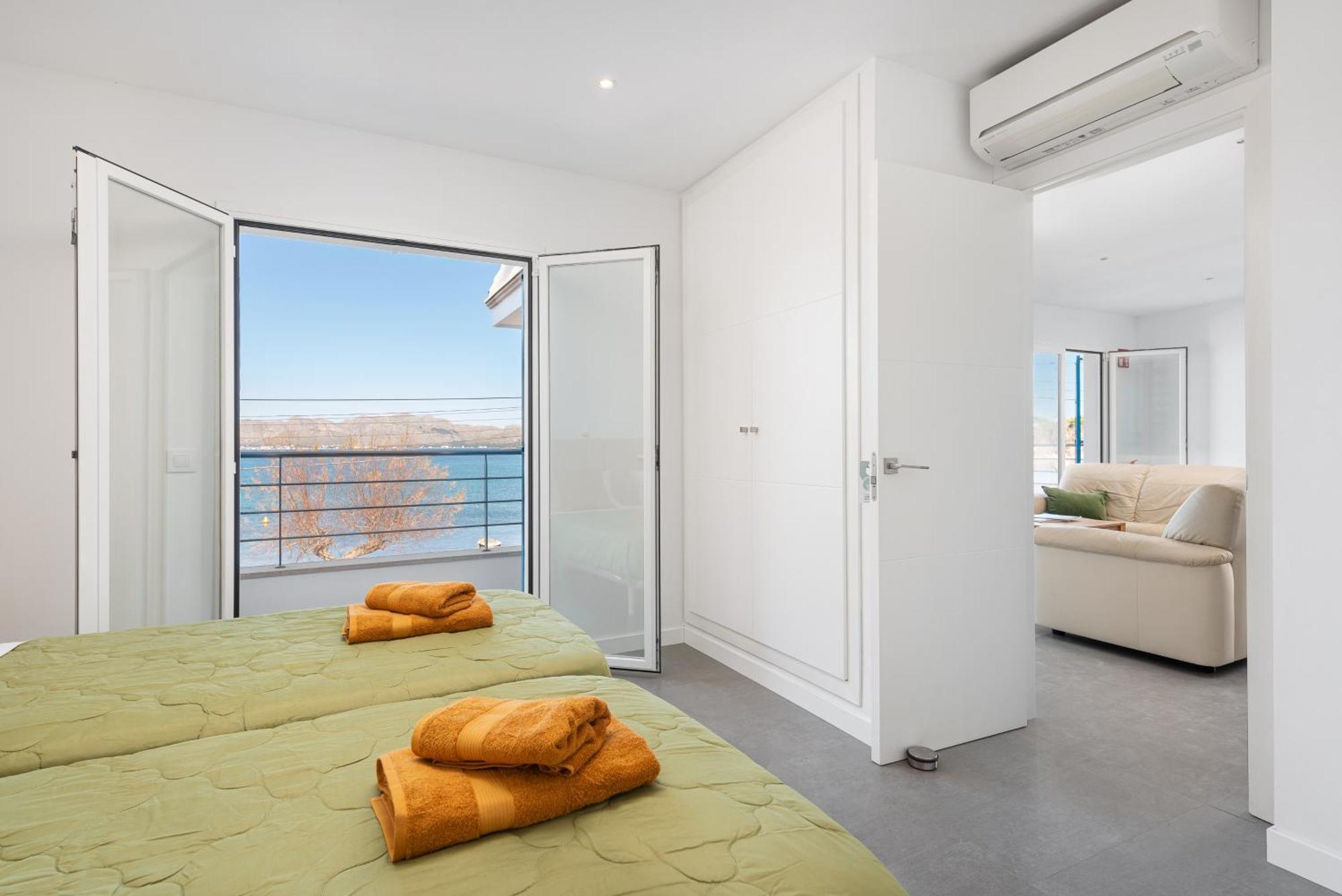 Ferienhaus S'embat Sea Views