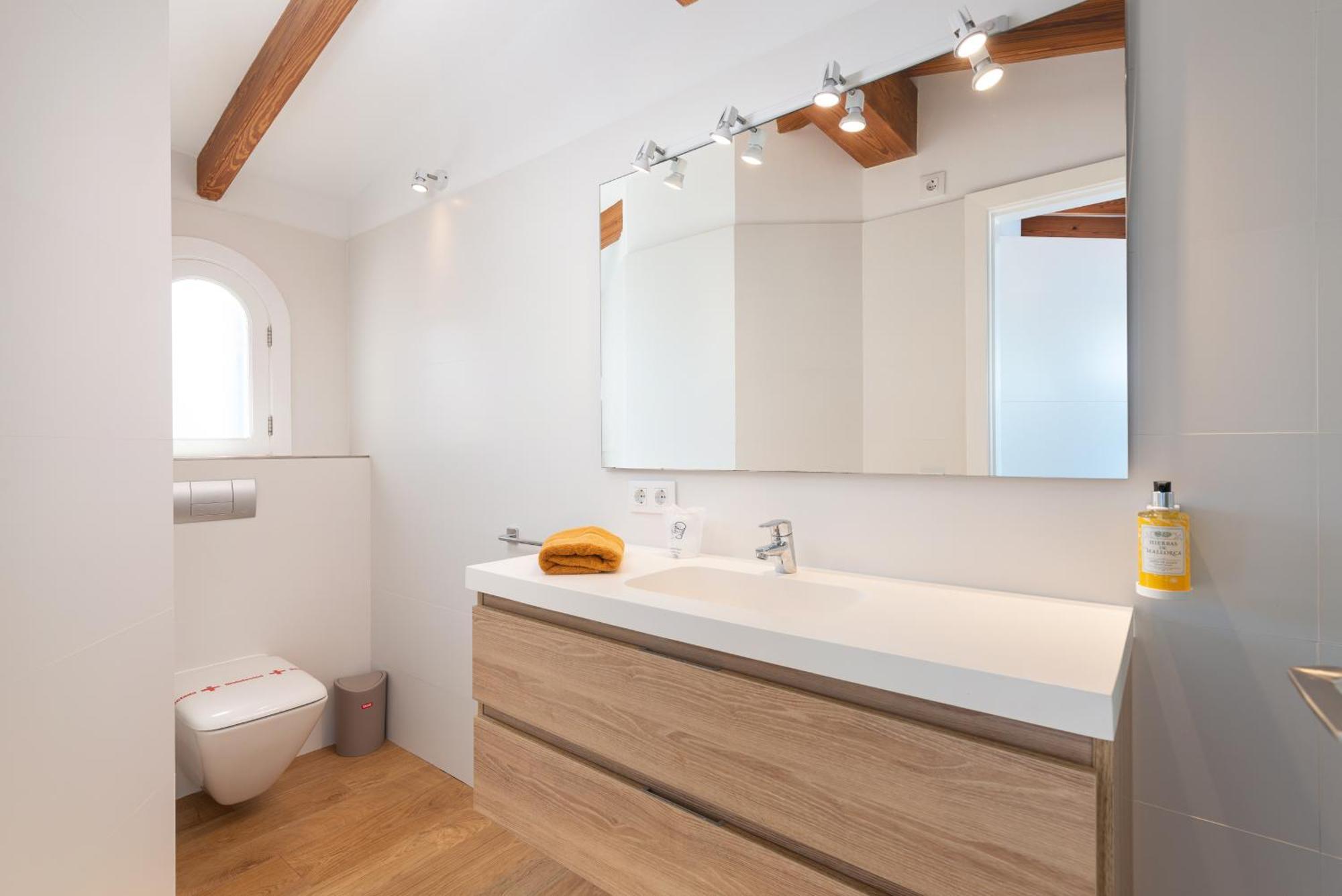 Ferienhaus S'embat Sea Views *